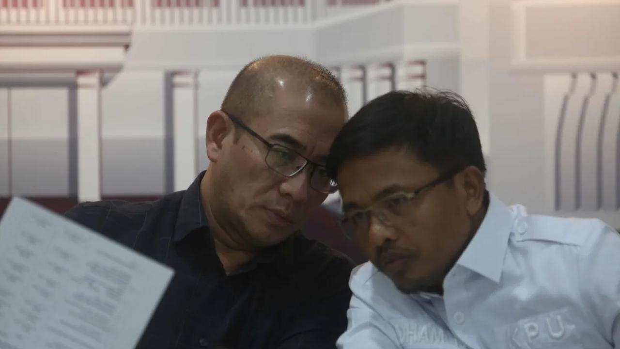 Penentuan pasangan bakal capres-cawapres itu sehat atau tidak bukan kewenangan KPU. Tim medis dari RSPAD Gatot Soebroto yang memastikan kesehatan para bakal capres-cawapres.
