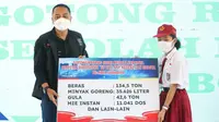 Siswa SD dan SMP di Surabaya mendonasikan Rp 1 miliar untuk pelajar yatim piatu akibat pandemi Covid-19. (Dian Kurniawan/Liputan6.com)