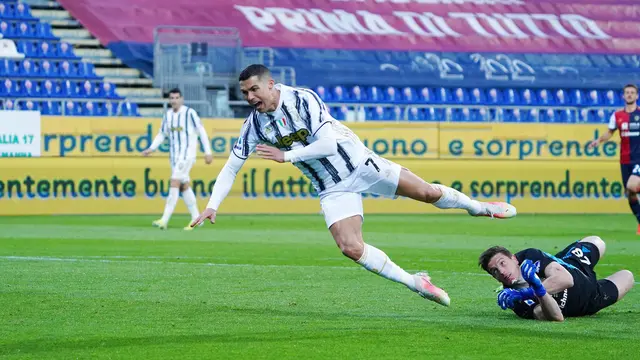 FOTO: Cristiano Ronaldo Mengamuk, Juventus Gilas Cagliari