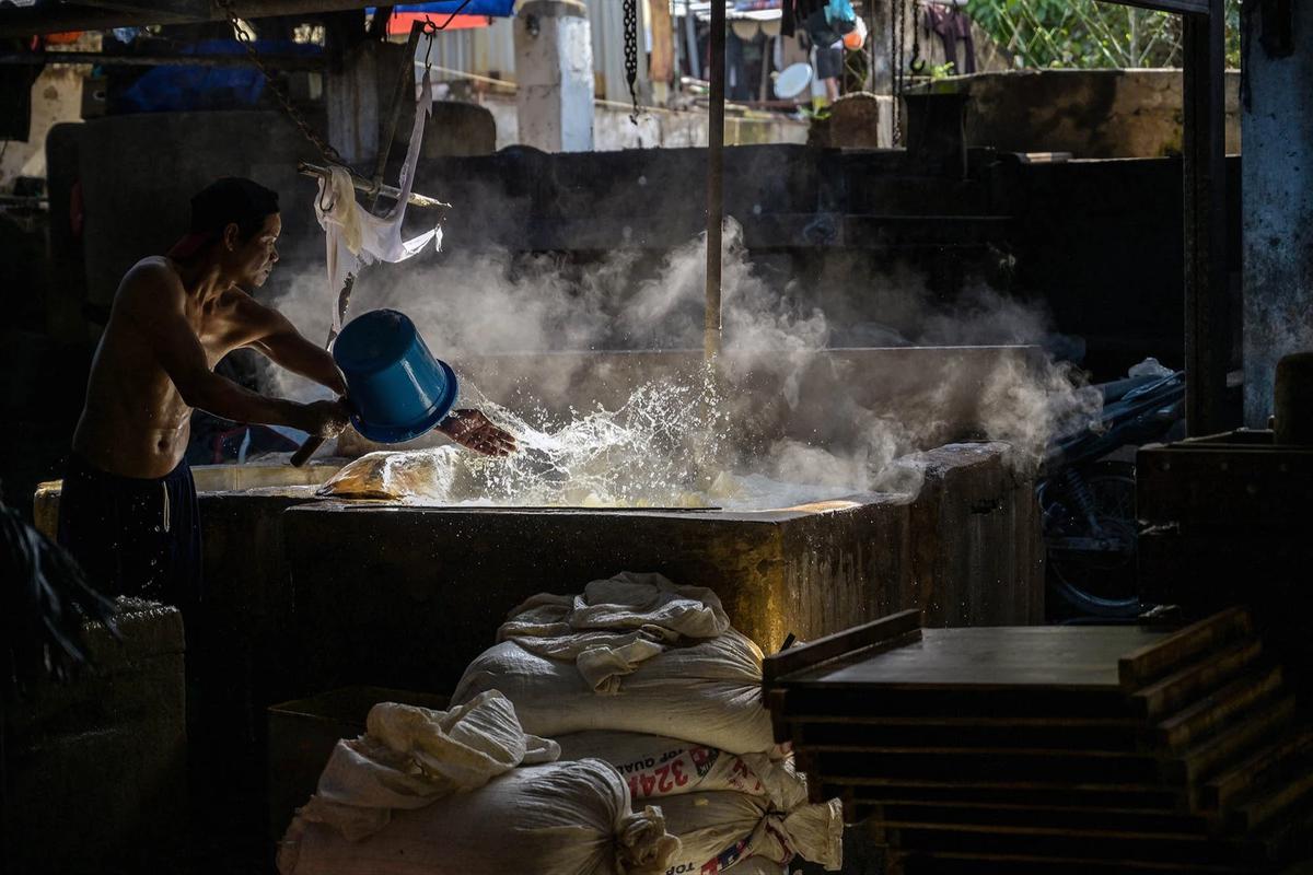 FOTO: Kenaikan Harga Kedelai Tekan Produksi Tahu di Jawa Timur