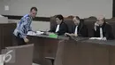 Edy Nasution sebelum menjalani sidang tuntutan terkait kasus suap di Pengadilan Tipikor, Jakarta, Senin (21/11). Jaksa menilai, perbuatan Edy berlawanan dengan negara yang sedang giat memberantas korupsi. (Liputan6.com/Helmi Affandi)