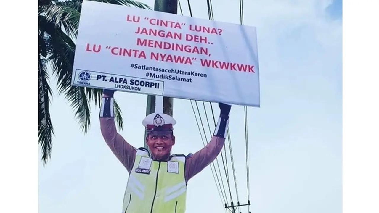 6 Spanduk Imbauan Keselamatan Ini Kocak, Bikin Ketawa