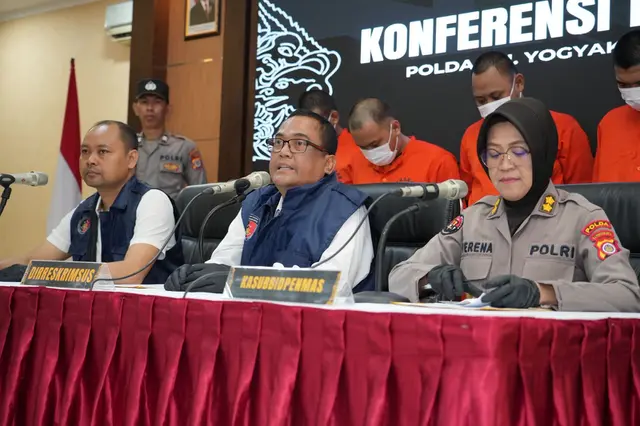 Ditreskrimsus Polda Daerah Istimewa Yogyakarta saat merilis kasus judi online. (Liputan6.com/ Kukuh Prasetyo)