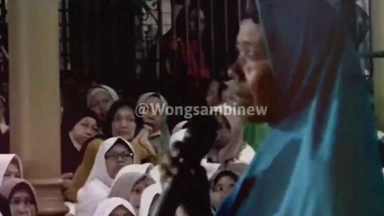 Jemaah Gus Iqdam yang memiliki anak yang mengalami trauma berat (SS: YT WongSAmbi New)