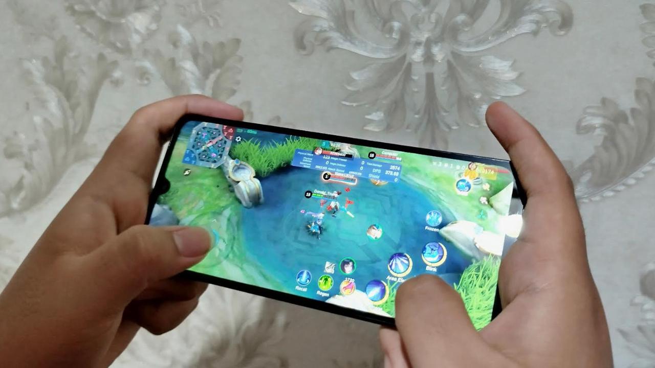 Bermain-main dengan POCO C75, HP Harga Sejutaan