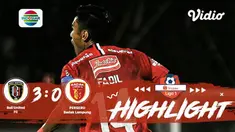 Laga lanjutan #ShopeeLiga1, mempertemukan #BaliUnitedFC vs #PerseruBadakLampungFC pada hari Selasa malam (22/10/2019) berakhir den...