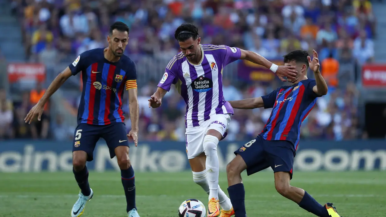 Robert Lewandoski Dua Gol, Barcelona Lumat  Real Valladolid