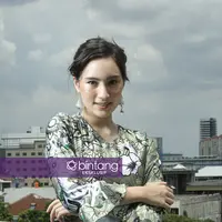 Sebuah pengalaman baru dirasakan oleh Tatjana Saphira ketika bermain dengan para komika. Banyak hal menarik dan mengharukan saat proses syuting film Stip dan Pensil. (Galih W. Satria/Bintang.com)