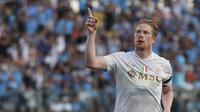 Selebrasi Kevin De Bruyne dalam laga pramusim Napoli vs Girona, Minggu (10/8/2025). (La Presse via AP Photo/Alessandro Garofalo)