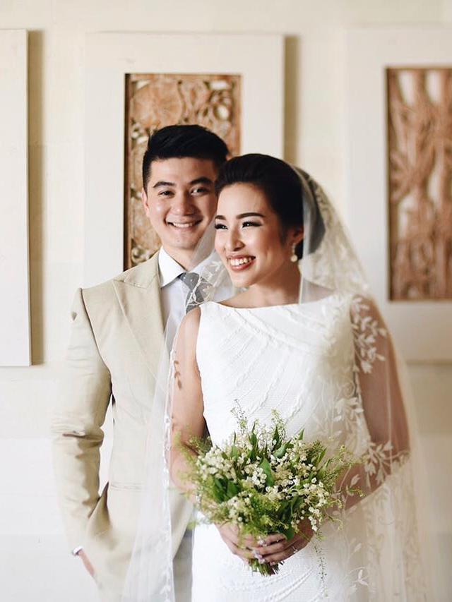 Jarang Tersorot, Ini 6 Potret Mesra Chef Arnold dan Istri