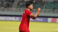 Selebrasi pemain Timnas Indonesia U-19, Kadek Arel setelah mencetak gol ketiga timnya ke gawang Filipina U-19 pada laga Grup A Piala AFF U-19 2024 di Stadion Gelora Bung Tomo, Surabaya, Rabu (17/7/2024). (Dok. PSSI)