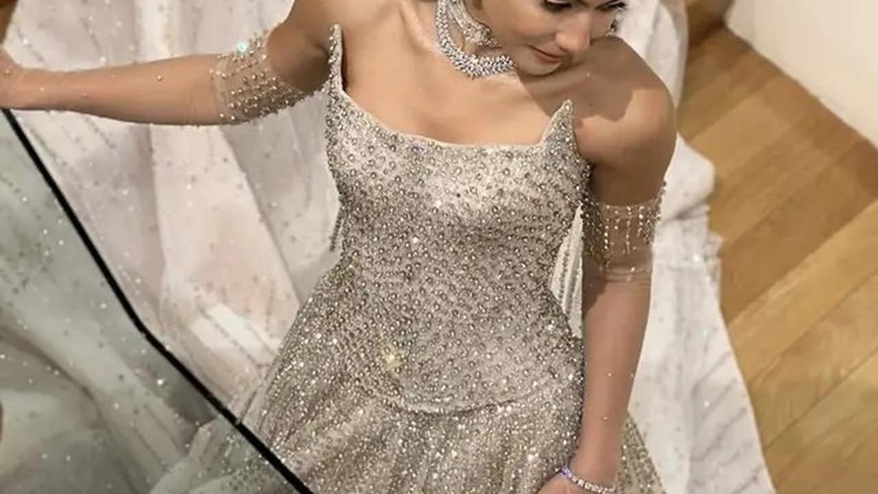 6 Pesona Pevita Pearce Saat Menikah dengan Crazy Rich Malaysia, Gaun Pengantin Bertabur 70.000 Kristal