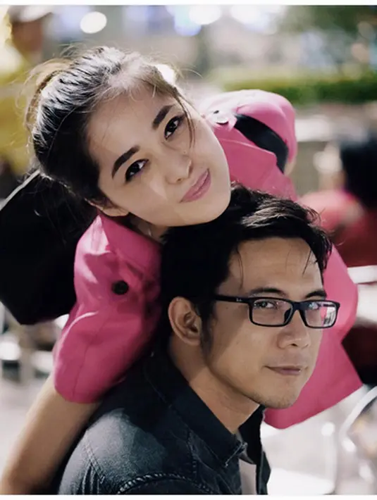 Kecurigaan nitizen lantaran pasangan ini jarang tampil berdua. Belum ada konfirmasi dari keduanya membuat berita bagaikan bola liar. (Instagram/graciaz14)