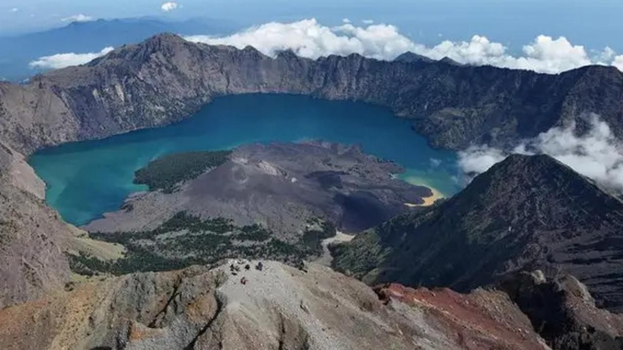 Tok! Jalur Pendakian Rinjani Ditutup Mulai 1 Agustus 2025, Ini Penjelasan Lengkap