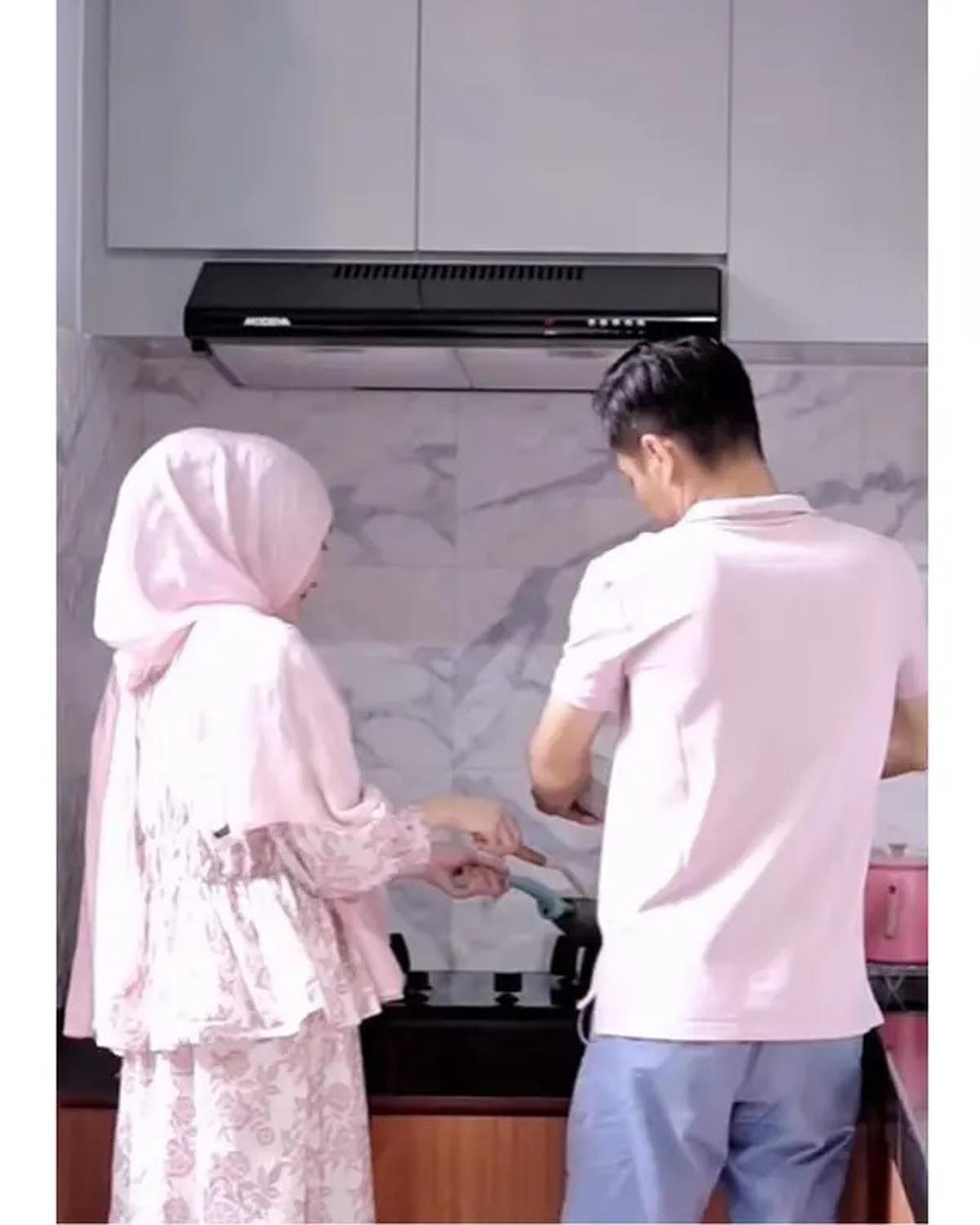 7 Potret Dapur di Rumah Larissa Chou dan Ikram Rosadi, Usung Desain Minimalis