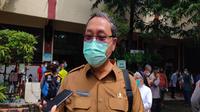 Kepala Dinas Kesehatan Kota Cirebon Edy Sugiarto memastikan pelaksanaan vaksin buster akan dilakukan pekan depan. Foto (Liputan6.com / Panji Prayitno)