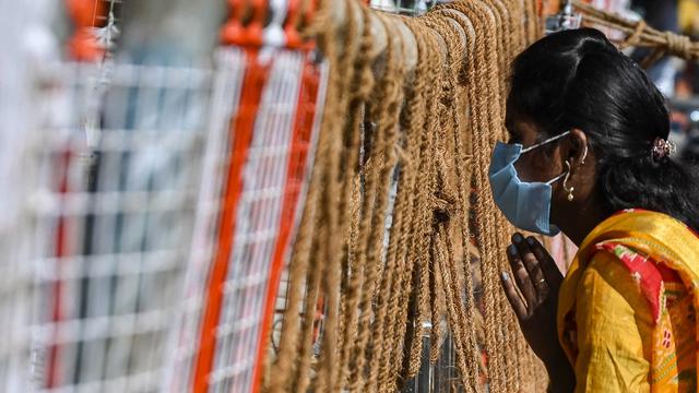 Kekang Lonjakan COVID-19, Tempat Ibadah di India Ditutup
