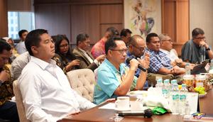 Menteri Perumahan dan Kawasan Permukiman (PKP) Maruarar Sirait memimpin rapat pembangunan 2.600 hunian tetap bagi masyarakat terdampak bencana di Aceh, Sumatera Barat, dan Sumatera Utara dari gotong royong bersama Yayasan Buddha Tzu Chi sebagai wujud nyata kehadiran negara untuk rakyat, Kamis (25/12/2025).