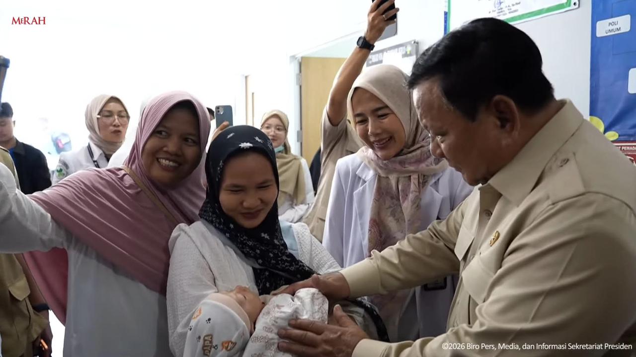 Momen Presiden Prabowo Tinjau RSUD Krui Lampung, Sapa Pasien hingga Tenaga Medis