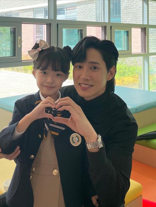 Oh Ji Yul dan Park Sung Hoon di balik layar drakor The Glory. (Instagram/ boxabum)