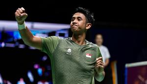 Tunggal putra Indonesia Alwi Farhan lolos ke final cabang bulu tangkis nomor perorangan SEA Games 2025 setelah menang atas andalan Malaysia Justin Hoh di Thamasat Rangsit Gymnasium 4, Thailand, Sabtu (13/14). (foto: PBSI)