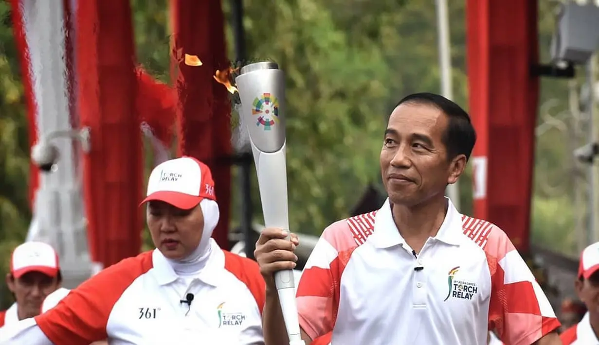 Simbolisasi tersebut menjadi penanda pemindahan lokasi penyelenggaraan dari Incheon, Korea Selatan ke Jakarta dan Palembang, Indonesia. (instagram/jokowi)
