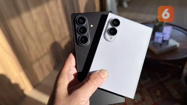 Samsung Galaxy Z Fold8 dan Galaxy Z Fold8 Ultra. Liputan6.com/Iskandar