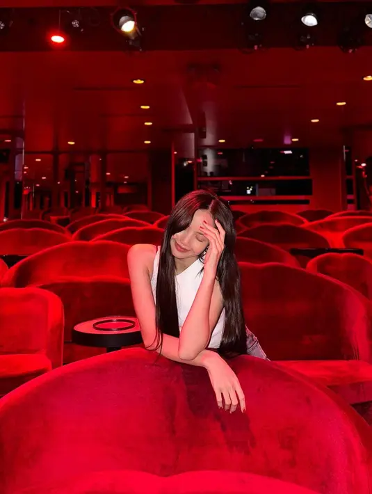 <p>"Terima kasih semuanya telah mewujudkan hal ini. Thank you everyone for making this happen. Call me whenever you need someone to fill a spot," sambungnya. (Foto: Instagram/ lalalalisa_m)</p>