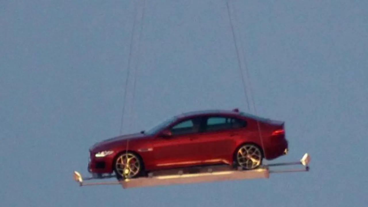 Ingin Buat Kejutan Saat Peluncuran, Desain Jaguar XE Malah Bocor