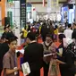 Pengunjung memadati pameran Indonesia Property Expo (IPEX) 2017 di JCC, Senayan, Jakarta, Jumat (11/8). Pameran properti tahunan ini menghadirkan hampir 900 proyek perumahan. (Liputan6.com/Angga Yuniar)