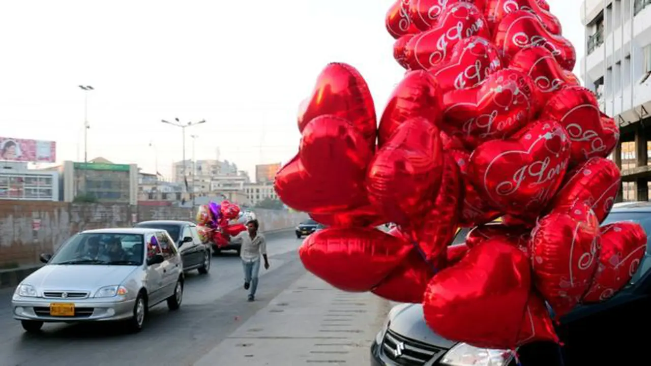 Presiden Pakistan Kecam dan Larang Warga Rayakan Hari Valentine