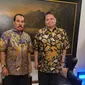 Ketua Umum Partai Golkar Airlangga Hartarto (kanan) dan politisi senior Partai Golkar Azis Samual (kiri). (Ist)