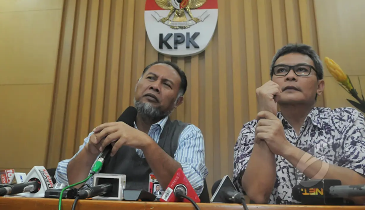 Pihak KPK menggelar konferensi pers terkait teror yang diterima sejumlah pekerja dan staff di KPK, Jakarta, Rabu (11/2/2015). (Liputan6.com/Herman Zakharia)