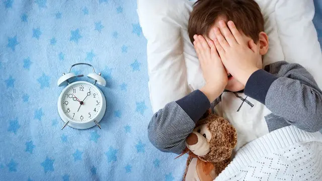 Ternyata Insomnia Ibu Bisa Menular pada Anak