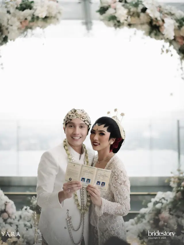 Isyana Sarasvati - Rayhan Maditra resmi menikah (Instagram/ thebridestory, Foto oleh: @pyaraphoto)