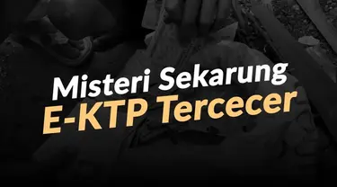 Sekarung KTP elektronik tercecer di Duren Sawit, Jakarta Timur.