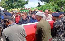 Jenazah Pilot ATR 42-500 Capt. Andy Dahananto Tiba di Rumah Duka Tangerang