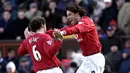 Ruud van Nistelrooy. Eks striker Belanda berusia 46 tahun yang telah pensiun pada Juli 2012 bersama Malaga ini juga mampu mencetak 20 gol di musim pertamanya di Liga Inggris dalam 26 laga bersama Manchester United setelah didatangkan dari PSV Eindhoven pada awal musim 2001/2002. Gol ke-20 dicetak saat ia membuat dua gol dalam kemenangan Setan Merah 4-0 atas Tottenham Hotspur pada pekan ke-29 Liga Inggris 2001/2002 (6/3/2002). (AFP/Paul Barker)