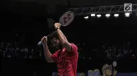 Pebulu tangkis tunggal putra India, Prannoy HS usai berlaga melawan tunggal putra China, Chen Long dalam babak perempat final Indonesia Open 2017 di Plenary Hall, JCC, Senayan, Jakarta, Jumat (16/6). (Liputan6.com/Faizal Fanani) 