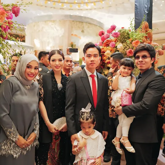 Potret Tampilan Anggun Istri Wakil Presiden Selvi Ananda Berkebaya Hitam Hadir di Pernikahan Anggota MPR