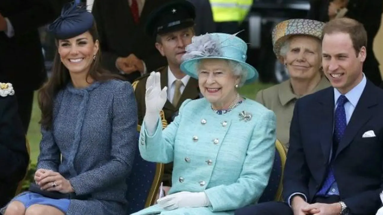 Benarkah Ratu Elizabeth Memiliki Gerai McDonald’s?