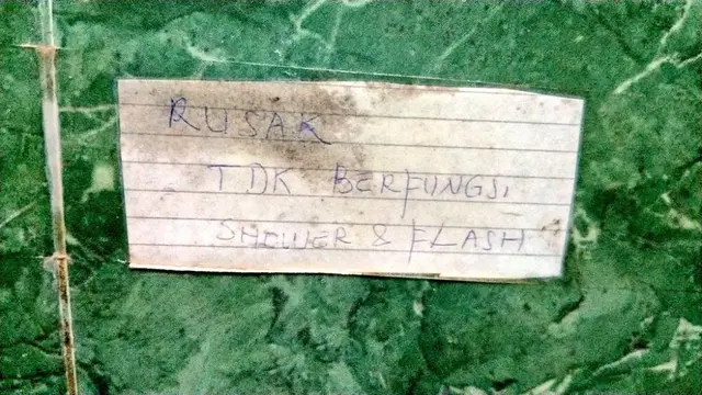 6 Tulisan Bahasa Inggris di Toilet Umum Ini Nyeleneh, Bikin Tepuk Jidat