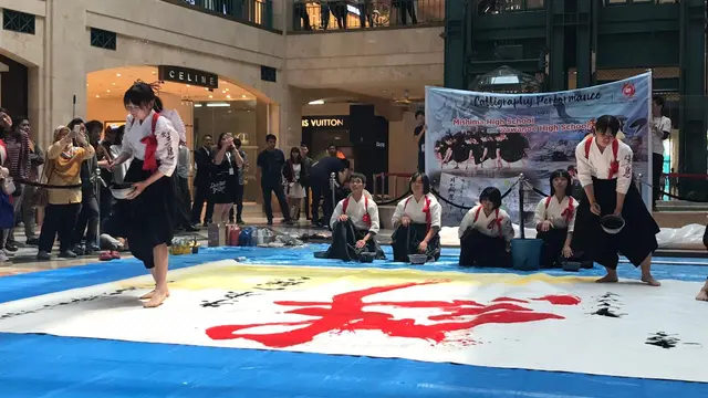 Penampilan Shodo SMA Mishima di Acara JJM 2019, Plaza Senayan (Liputan6.com/Windy Febriana)
