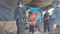 Polisi lakukan patroli di Desa Mulyorejo Jember untuk memastikan situasi kondusif pasca kerusuhan beberapa waktu lalu (Istimewa)