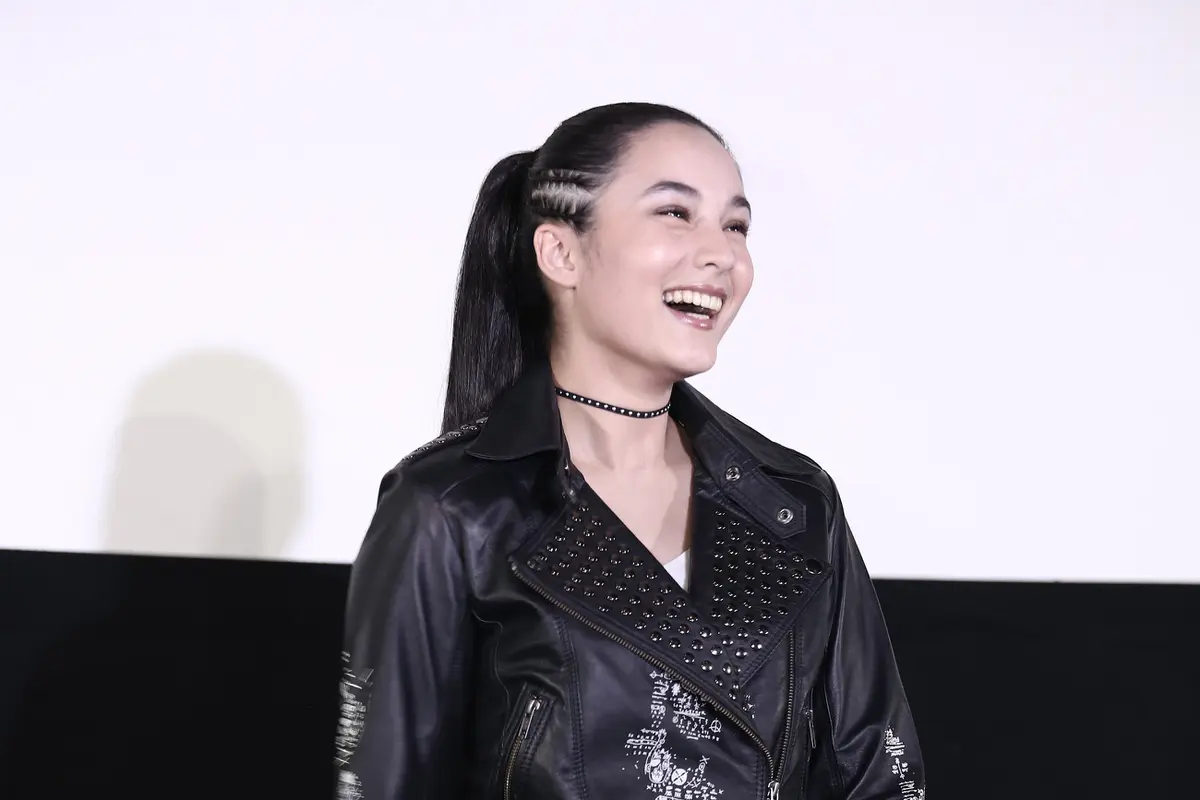 [Bintang] Kata Chelsea Islan Soal Film Headshot