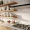 7  Desain Dapur dengan Ambalan Kayu yang Sedang Tren, Sentuhan Alami yang Fungsional