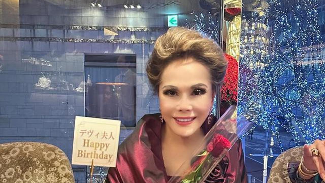 Momen Perayaan Ultah Dewi Soekarno ke-86, Aura Awet Muda yang Memikat
