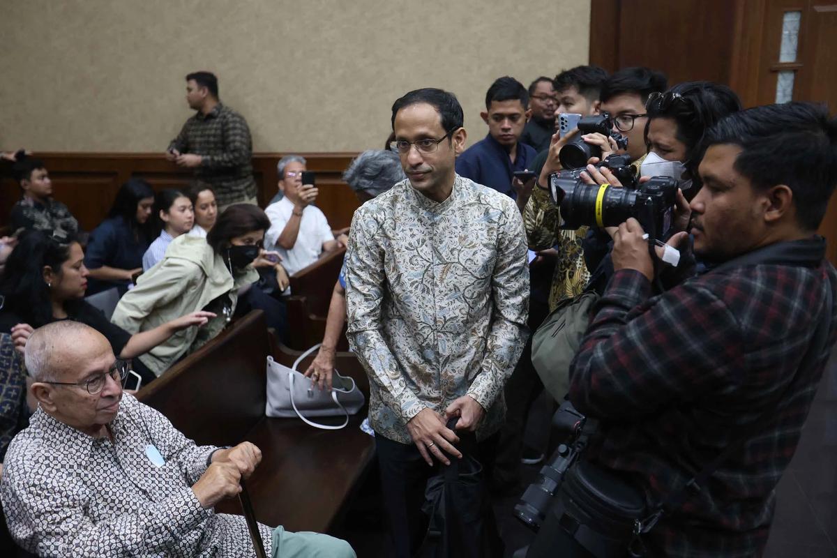 FOTO: Sidang Korupsi Chromebook Nadiem Makarim Soroti Kesehatan dan Alat Bukti