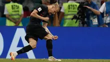 Domagoj Vida merayakan keberhasilannya membobol gawang Rusia pada laga perempat final Piala Dunia 2018. (AFP/Adrian Dennis)