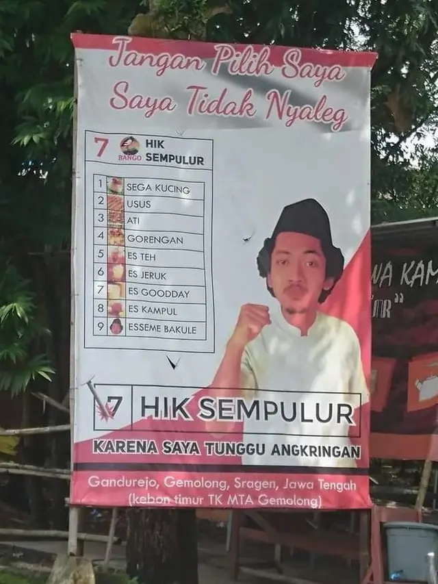 6 Spanduk Orang Biasa Ini Mirip Baliho Caleg, Bikin Ketawa Ngakak
